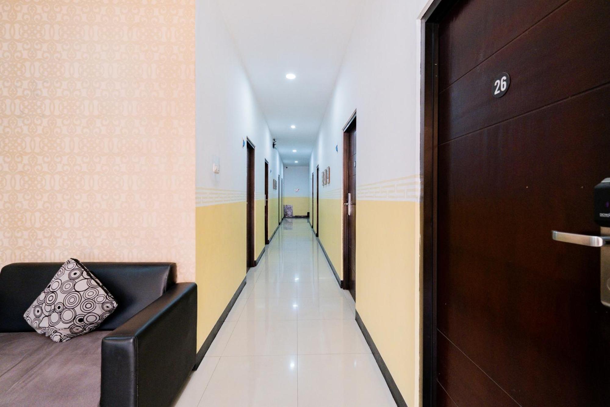 Reddoorz Near Taman Krida Budaya Malang Exterior foto