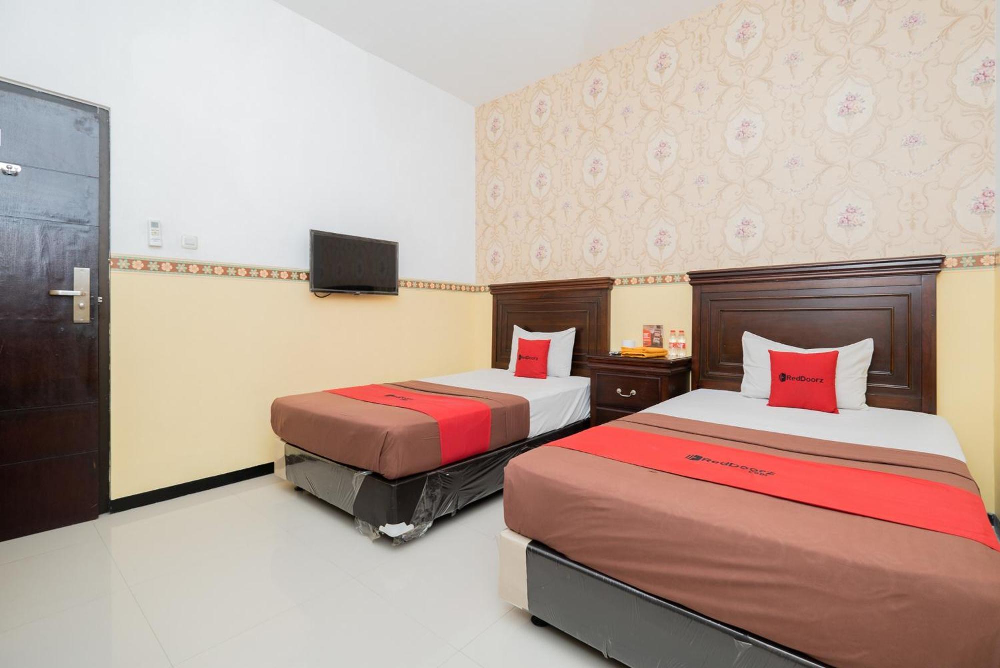 Reddoorz Near Taman Krida Budaya Malang Exterior foto