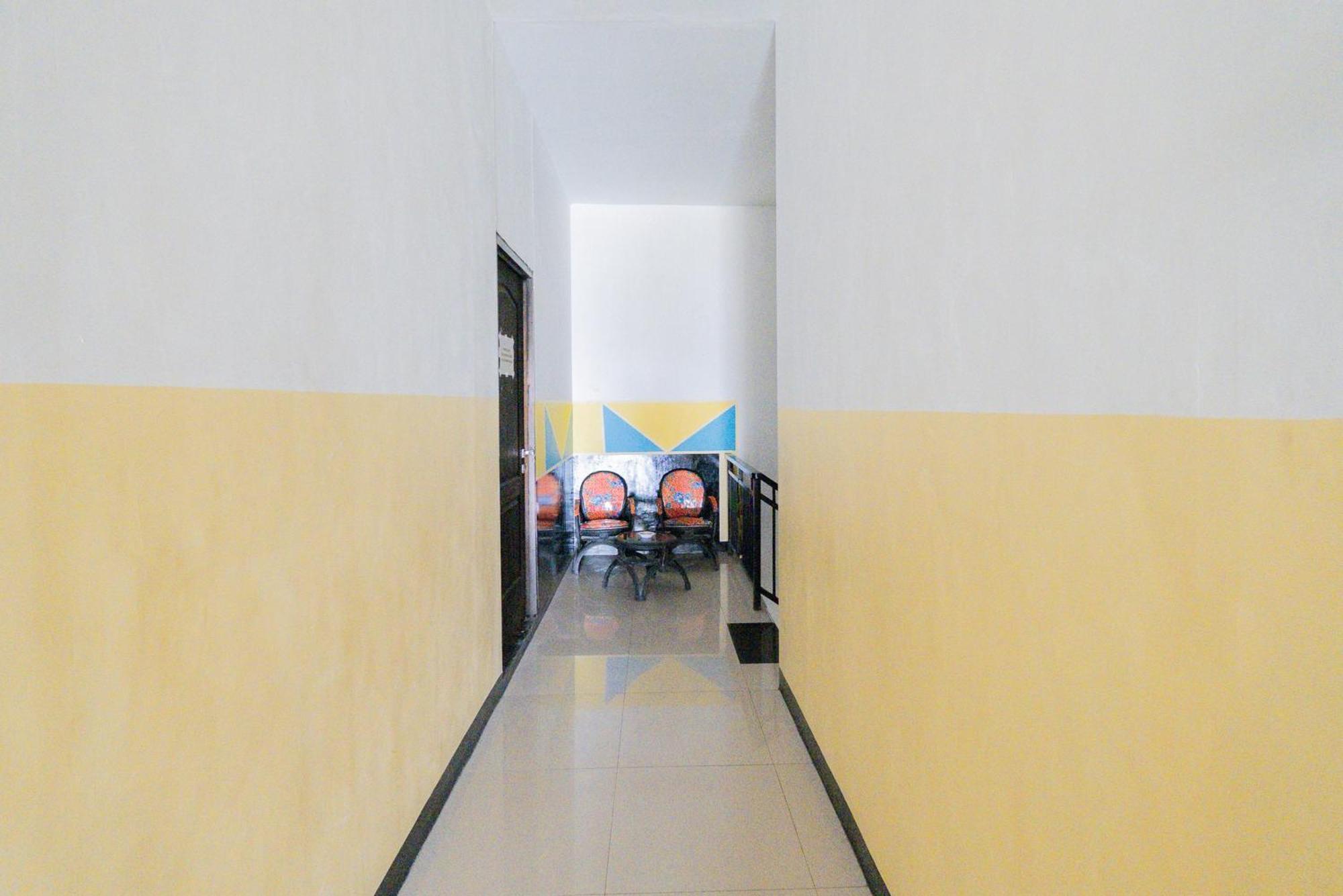 Reddoorz Near Taman Krida Budaya Malang Exterior foto